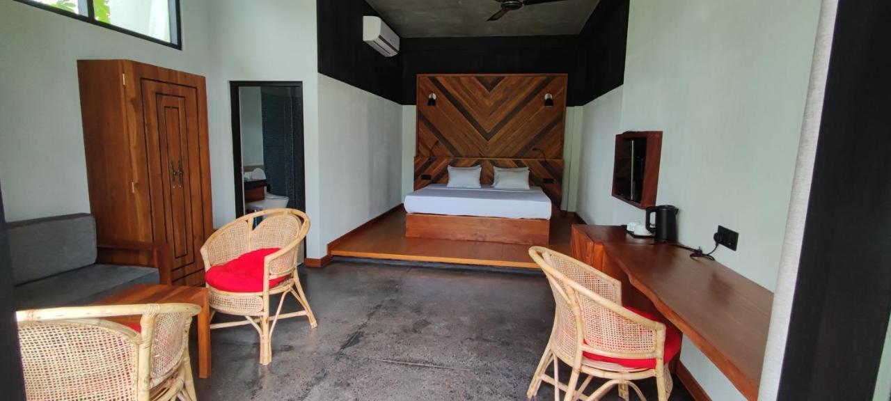 Mango Tree Hotel *